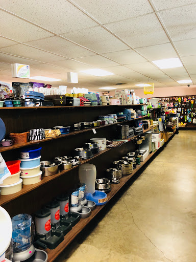 Pet Supply Store «Pet Supply Warehouse», reviews and photos, 5051 Forest Hills Ct, Loves Park, IL 61111, USA