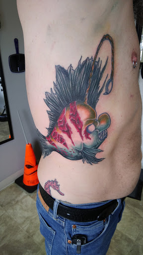 Tattoo Shop «Aardvark Tattoo Company», reviews and photos, 14804 SE Powell Blvd, Portland, OR 97236, USA