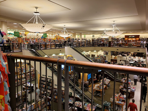 Book Store «Barnes & Noble Booksellers Boca Raton», reviews and photos, 1400 Glades Rd, Boca Raton, FL 33431, USA