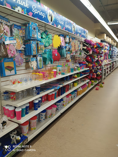 Dollar Store «Dollar Tree», reviews and photos, 148 Smith St, Perth Amboy, NJ 08861, USA