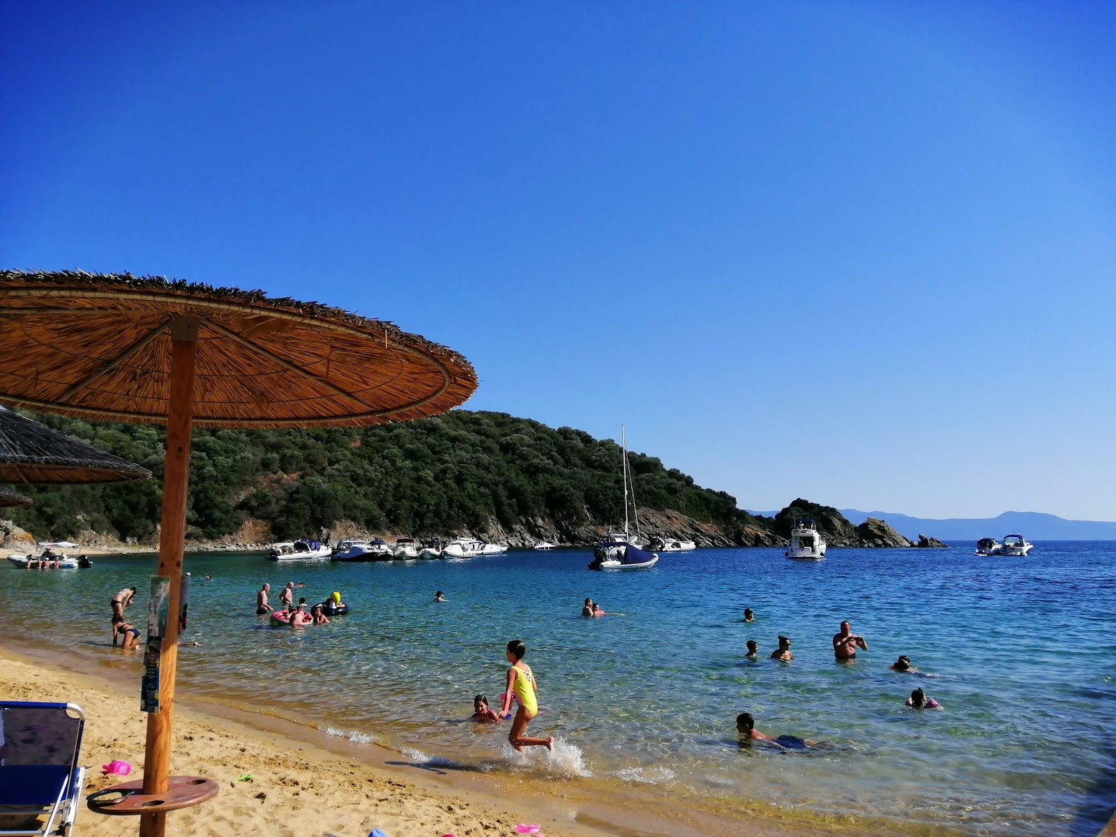 Φωτογραφία του Παραλία Καραγκάτσια - δημοφιλές μέρος μεταξύ λάτρεις της χαλάρωσης