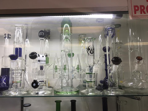 Tobacco Shop «3M Smoke Shop», reviews and photos, 644 W Chapman Ave, Placentia, CA 92870, USA