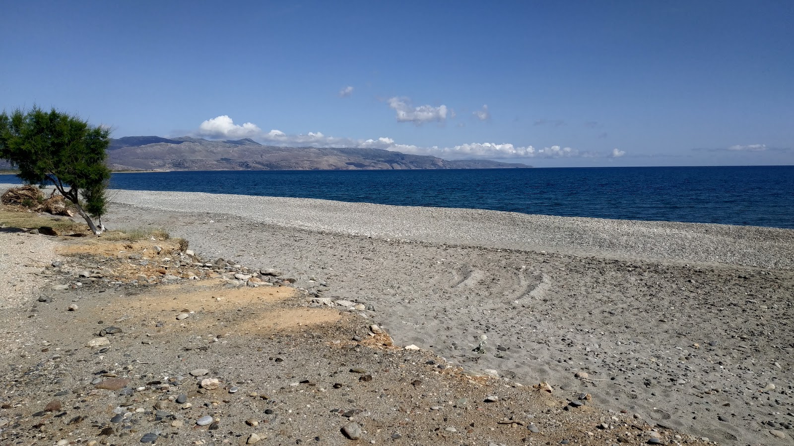 Foto von Paralia Maleme mit langer gerader strand