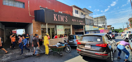 Kim's Bijouterie local Otazú