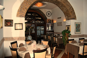 Ristorante Tema image