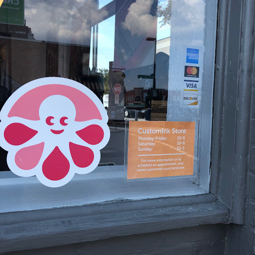 Custom T-shirt Store «CustomInk - Custom T-shirt Store - Richmond», reviews and photos, 3401 W Cary St, Richmond, VA 23221, USA