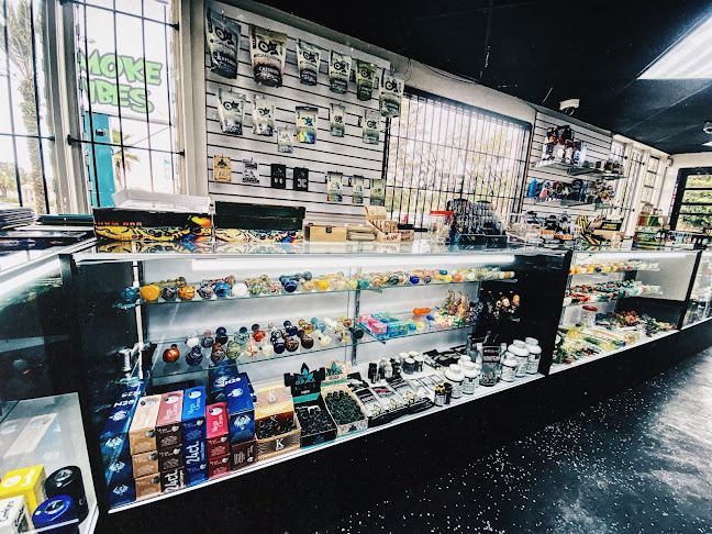 SMOKE VIBES OF TAMPA - Tobacco shop