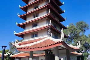 Hoa Nghiem Buddhist Temple image