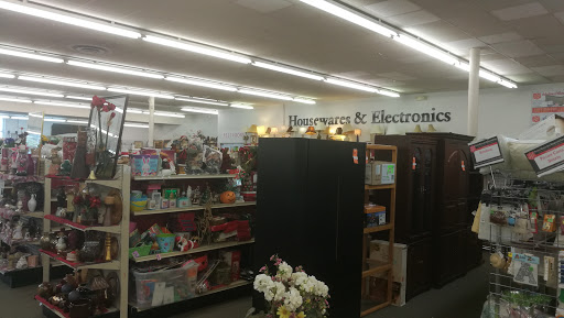 Thrift Store «The Salvation Army Family Store & Donation Center», reviews and photos, 3232 Orchard Lake Rd, West Bloomfield Township, MI 48324, USA