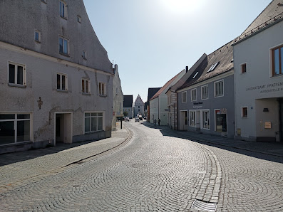 Landratsamt - Außenstelle Nord (Annahmeschluss jeweils 30 Minuten vor Schließung). Terminpflicht vom 8.-17.11. Donaustraße 23, 85088 Vohburg an der Donau, Deutschland