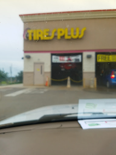 Tire Shop «Tires Plus», reviews and photos, 2625 E Hwy 50, Clermont, FL 34711, USA