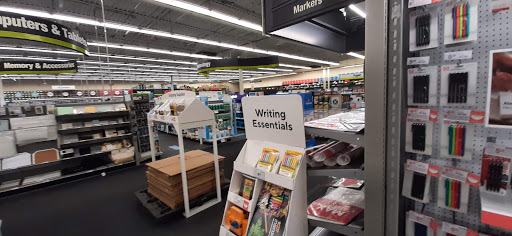 Office Supply Store «Staples», reviews and photos, 710 W Chocolate Ave, Hershey, PA 17033, USA