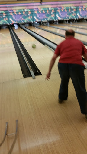 Bowling Alley «Streamwood Bowl», reviews and photos, 1232 E Irving Park Rd, Streamwood, IL 60107, USA