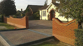 B Landscaping & Fencing