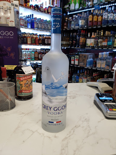 Liquor Store «Day Hollow Wine & Liquor Store», reviews and photos, 409 Day Hollow Rd, Endicott, NY 13760, USA