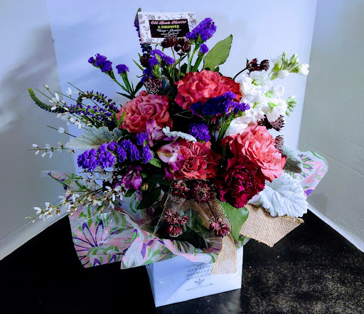 Consignment Shop «Old Bank Flowers Art and Marketplace», reviews and photos, 66 Main St, East Hampton, CT 06424, USA