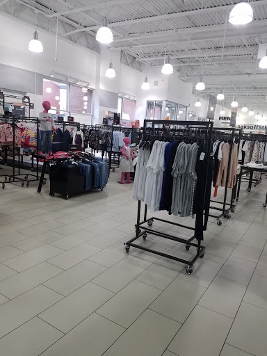 Department Store «Saks OFF 5TH», reviews and photos, 3885 Eagan Outlets Pkwy, Eagan, MN 55122, USA