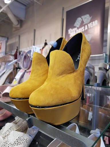 Consignment Shop «Uptown Cheapskate», reviews and photos, 2787 Preston Rd, Frisco, TX 75034, USA