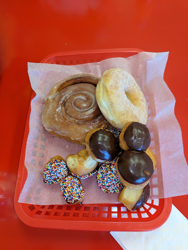Four Seasons Donuts