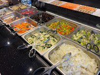 Bar à salade du LET'S WOK - Restaurant Asiatique - Buffet à volonté à Paris - n°15