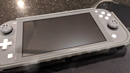 Electronics Repair Shop «Cell Phone Repair House», reviews and photos, 2437 E Orangethorpe Ave, Fullerton, CA 92831, USA