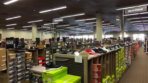 Shoe Store «DSW Designer Shoe Warehouse», reviews and photos, 17158 Redmond Way, Redmond, WA 98052, USA