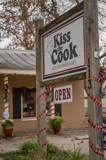Kiss The Cook Kitchen Shop, 113 E Theissen St, Boerne, TX 78006, USA, 