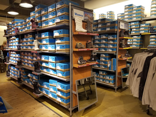 Sportswear Store «Columbia Sportswear Outlet Store at Prime Outlets Grove City», reviews and photos, 1911 Leesburg Grove City Rd #445, Grove City, PA 16127, USA