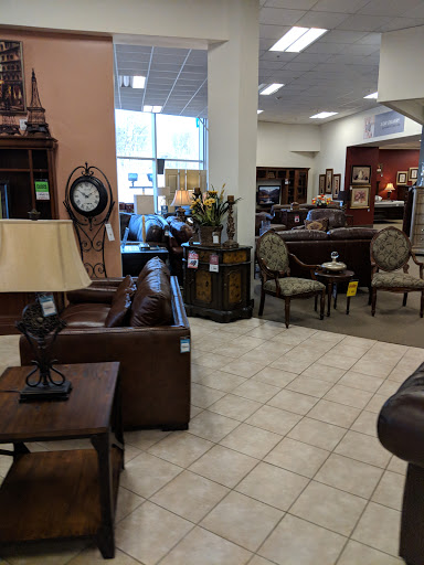 Furniture Store «Raymour & Flanigan Furniture and Mattress Store», reviews and photos, 100 Highland Ave, Seekonk, MA 02771, USA