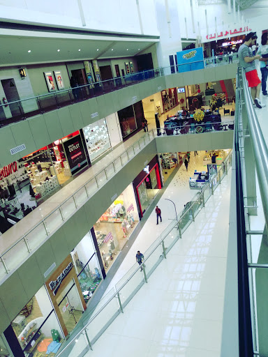 Shopping centres open on Sundays in Santa Cruz