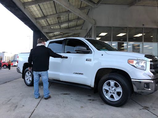 Toyota Dealer «Walker Toyota», reviews and photos, 8457 N Springboro Pike, Miamisburg, OH 45342, USA