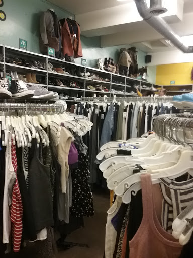 Used Clothing Store «Buffalo Exchange San Diego - Pacific Beach», reviews and photos, 1079 Garnet Ave, San Diego, CA 92109, USA