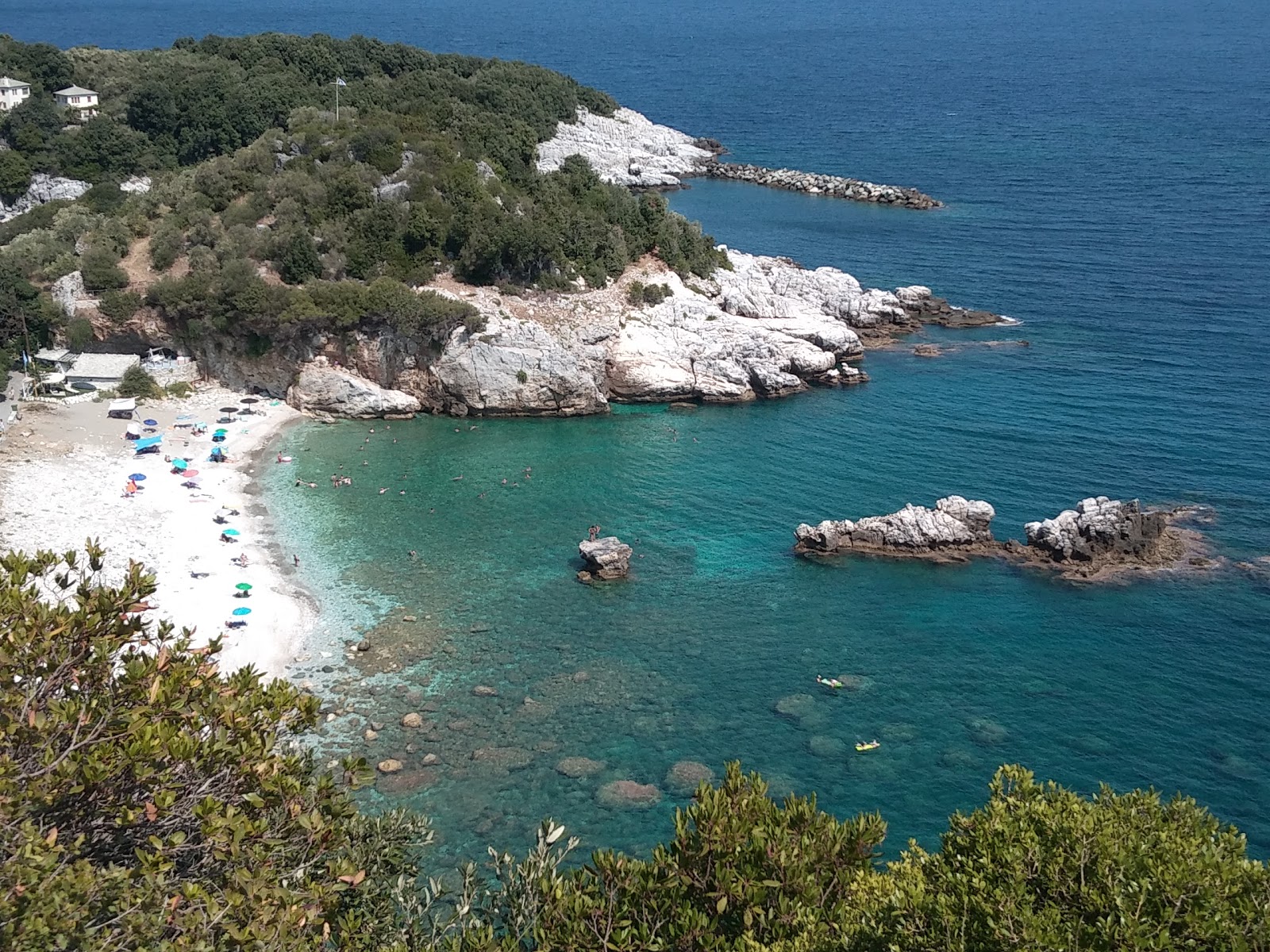 Foto von Damouchari beach befindet sich in natürlicher umgebung