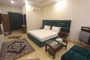 Royalton Inn Hotel - Lahore image