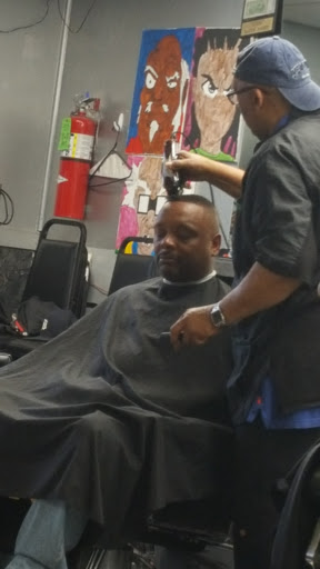 Barber Shop «R Barber Shop», reviews and photos, 19310 Grand River Ave, Detroit, MI 48223, USA