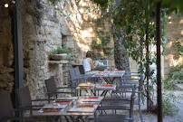 Atmosphère du Restaurant français Restaurant Les Jardins d'été - Chartreuse de Villeneuve lez Avignon à Villeneuve-lès-Avignon - n°8