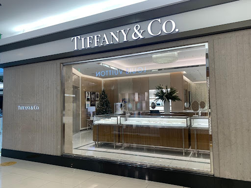 Tiffanys stores Leon