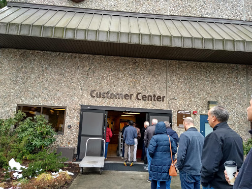 Shipping and Mailing Service «UPS Customer Center», reviews and photos, 18001 NE Union Hill Rd, Redmond, WA 98052, USA