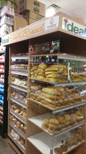 Shopping Mall «Rochdale Village Shopping Mall», reviews and photos, 169-65 137th Ave, Jamaica, NY 11434, USA