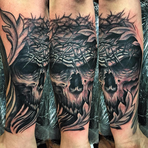 Tattoo Shop «Heroes & Ghosts Tattoo», reviews and photos, 3035 W Cary St, Richmond, VA 23221, USA