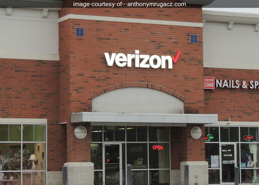 Verizon Authorized Retailer - A Wireless, 8266 Golden Link Blvd #10, Northfield, OH 44067, USA, 