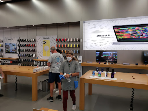 Computer Store «Apple Manhattan Village», reviews and photos, 3200 N Sepulveda Blvd, Manhattan Beach, CA 90266, USA