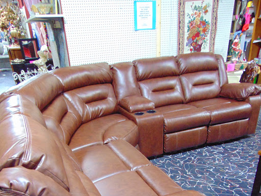 Flea Market «Springfield Flea Market & Gifts», reviews and photos, 1325 E Trafficway St, Springfield, MO 65802, USA