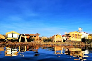 Uros Suma Jakaña Lodge Titicaca Experiencia image