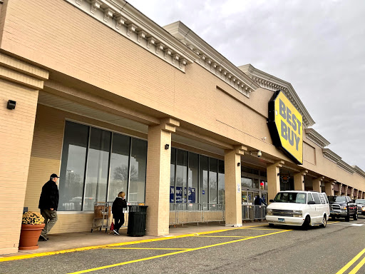 Electronics Store «Best Buy», reviews and photos, 1501 New Britain Ave, West Hartford, CT 06110, USA