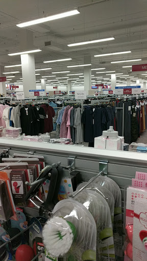 Clothing Store «Burlington Coat Factory», reviews and photos, 4849 Golf Rd, Skokie, IL 60077, USA