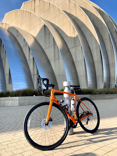 Bicycle Store «The Trek Bicycle Store of Kansas City-Shawnee», reviews and photos, 10412 Shawnee Mission Pkwy, Shawnee, KS 66203, USA