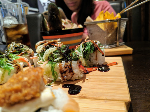 Sushi & Cebiches