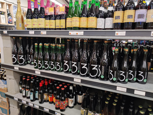 Liquor Store «Beverage Warehouse», reviews and photos, 1 East St, Winooski, VT 05404, USA