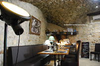 Atmosphère du Restaurant Le Comptoir des Sarrasins à Aiguèze - n°1